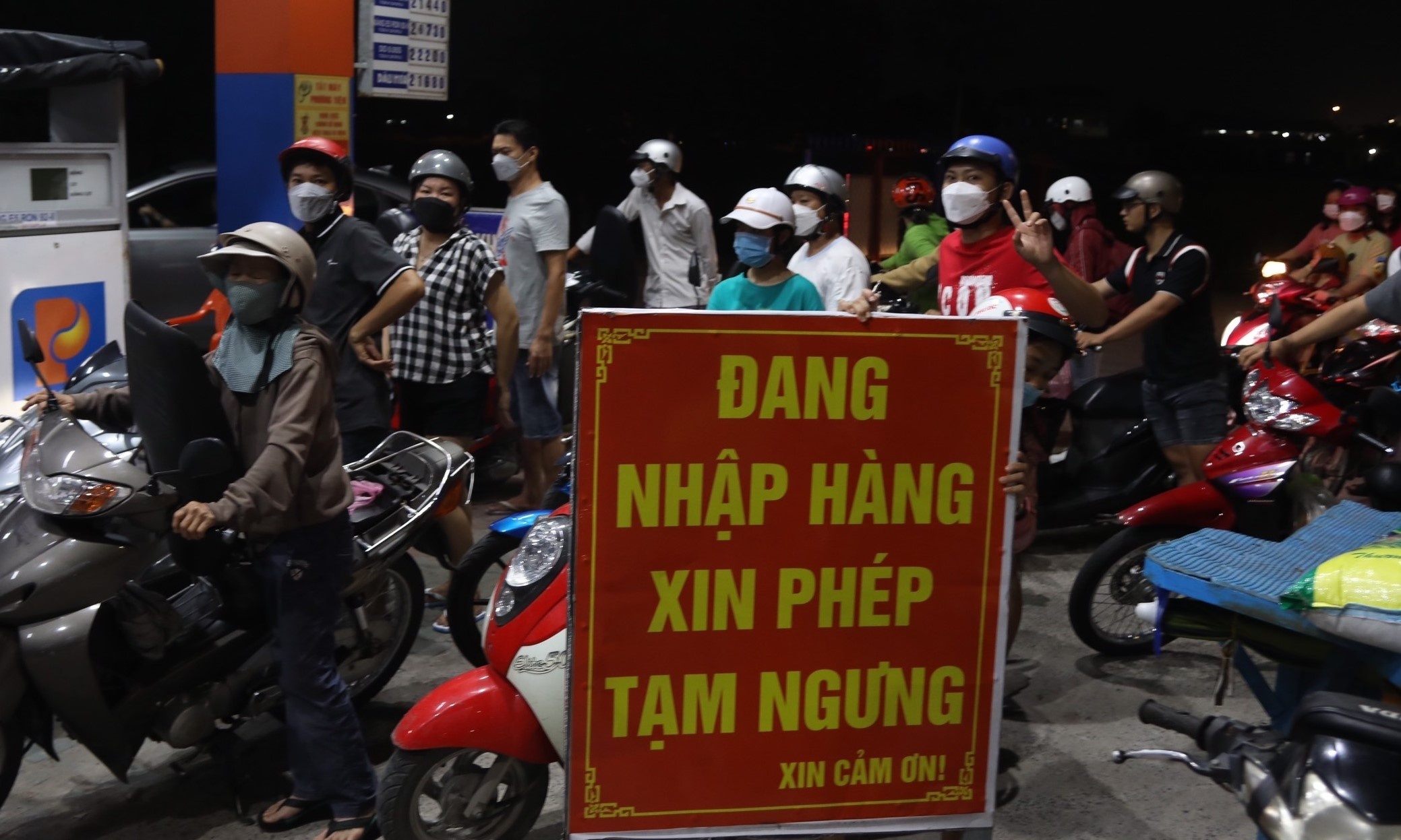 Kien nghi rut ngan ky dieu chinh gia xang, chiet khau 500 dong/lit hinh anh