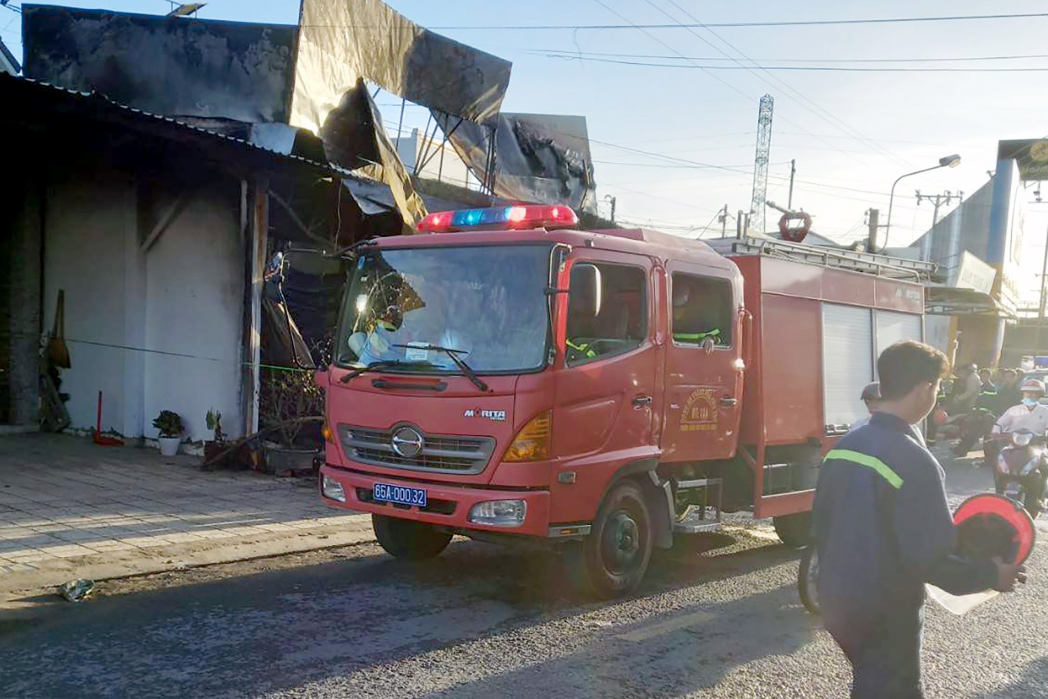 Chay tiem dien gia dung o Can Tho, 2 chau be tu vong hinh anh