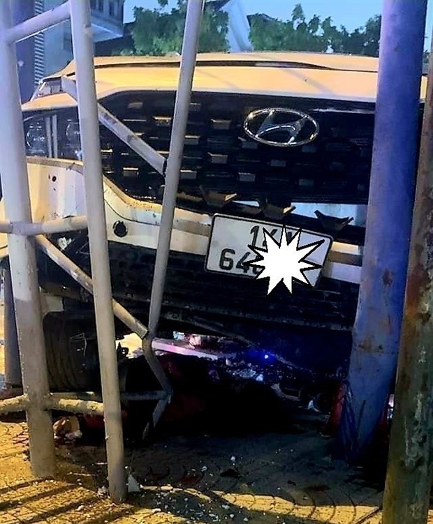 dam xe lien hoan anh 2