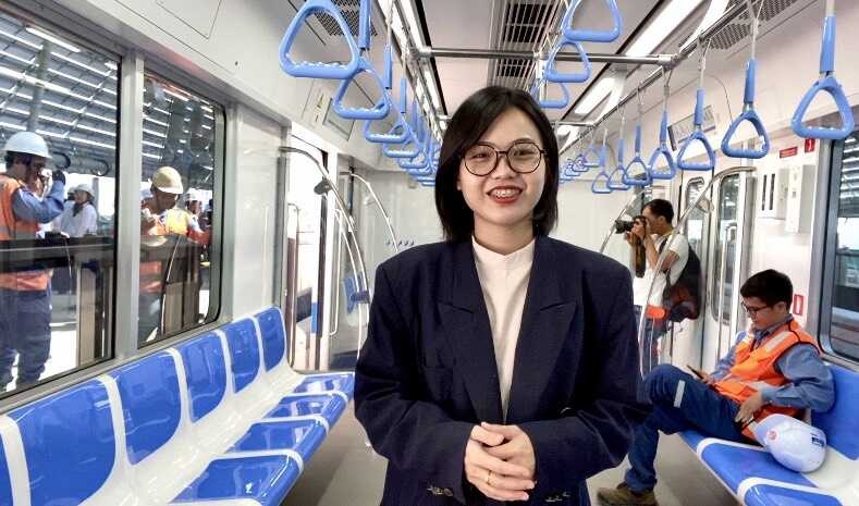 30 phut trai nghiem tau metro so 1 o TP.HCM hinh anh