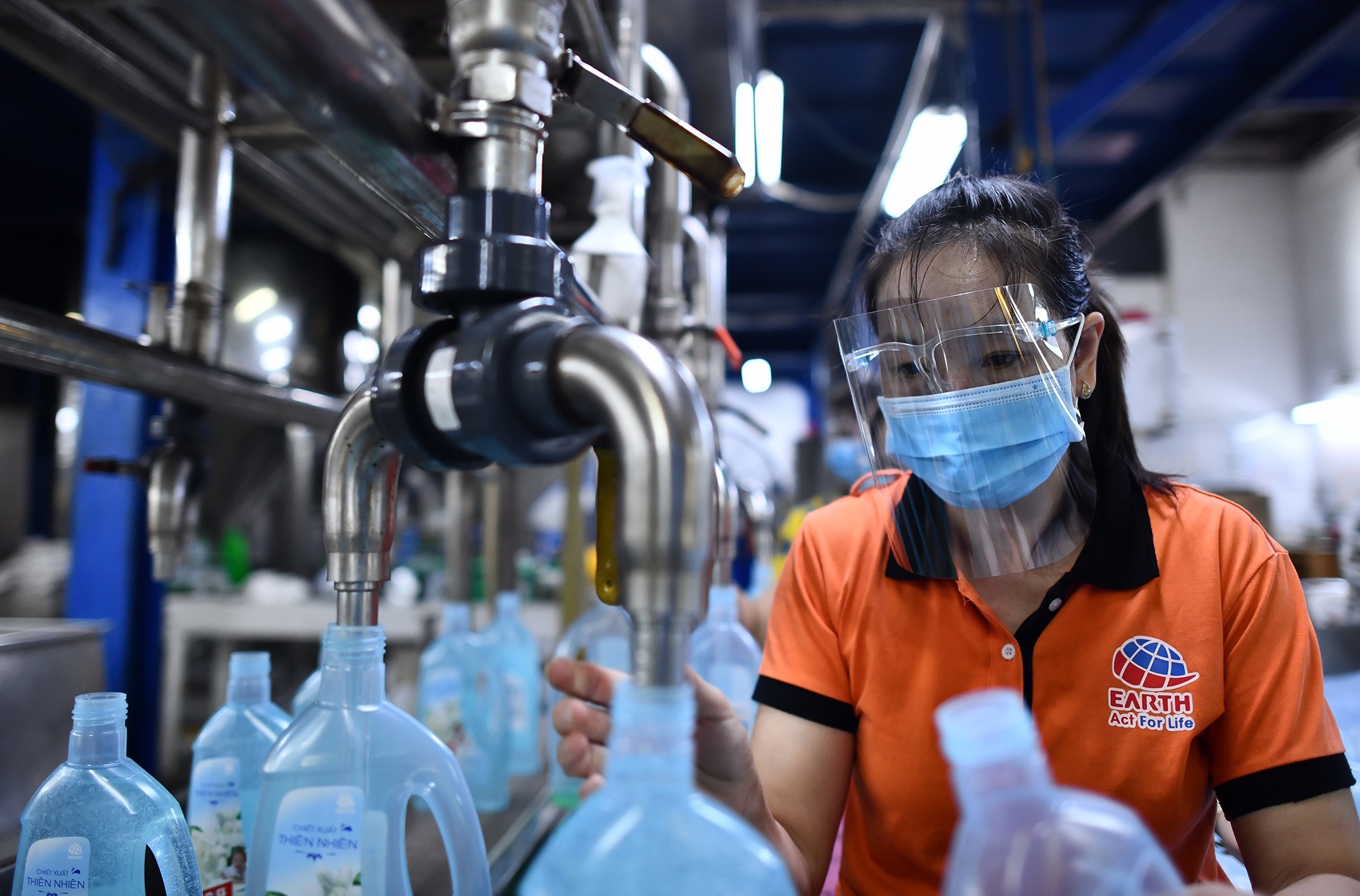 Trao 'can cau thay con ca', Binh Duong giup nguoi dan thoat ngheo hinh anh