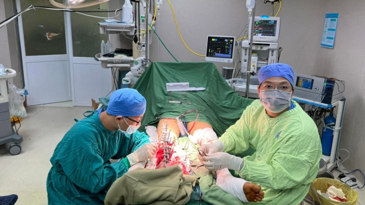 15 gio noi cang chan benh nhan bi dut lia o Binh Duong hinh anh