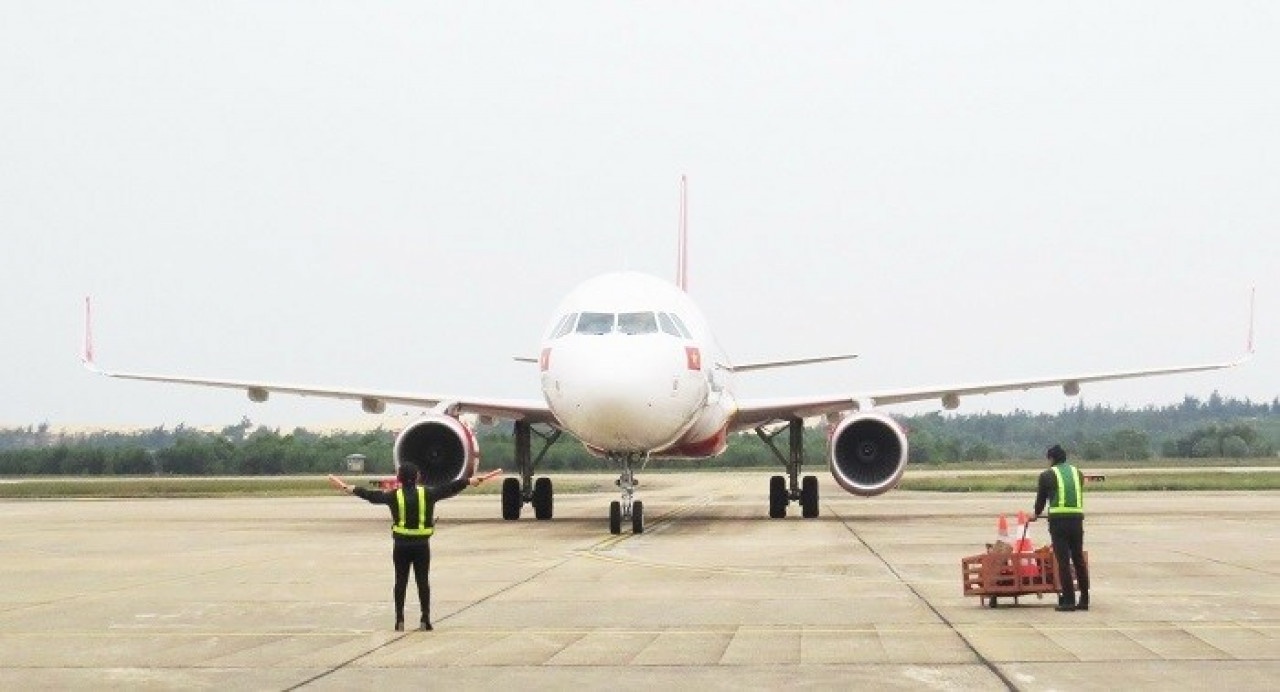 Thu tuong yeu cau Bo GTVT to chuc lai luc luong an ninh hang khong hinh anh