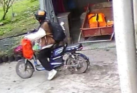 Tim thay nu sinh lop 6 roi nha de lai thu 'con di choi it ngay roi ve' hinh anh