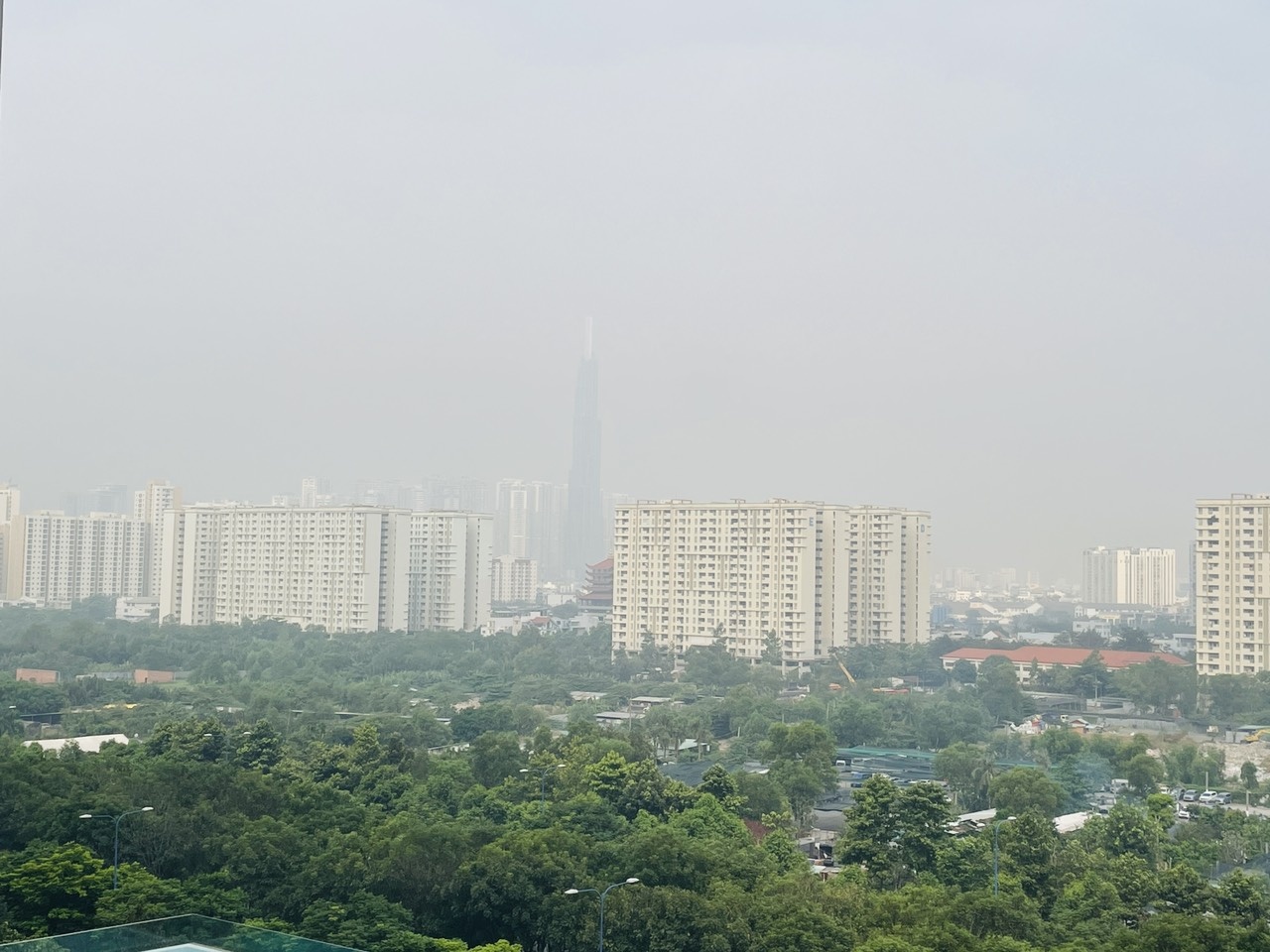 Anh huong khong khi lanh, TP.HCM am u ngay cuoi tuan hinh anh