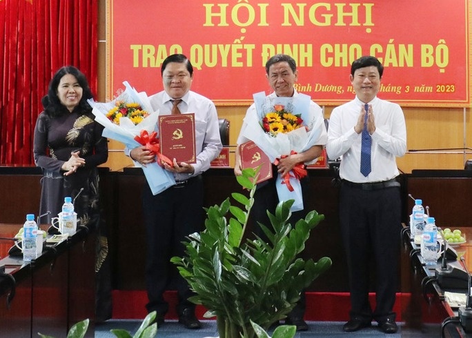 Chanh Van phong UBND tinh Binh Duong xin thoi viec theo nguyen vong hinh anh