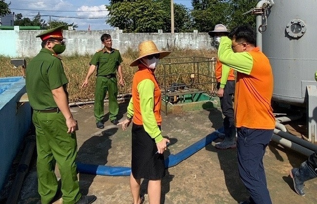 Phat gan 1,3 ty dong cong ty von nuoc ngoai xa nuoc thai vuot muc hinh anh