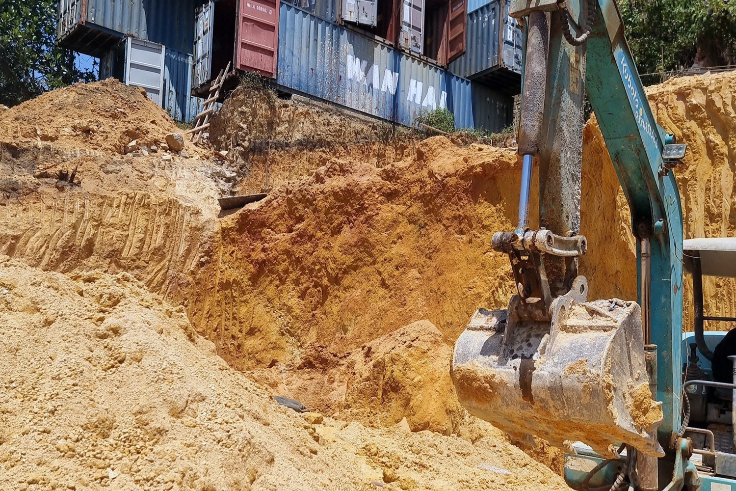 Taluy cao 3 m sap, de mot nguoi tu vong o Da Lat hinh anh