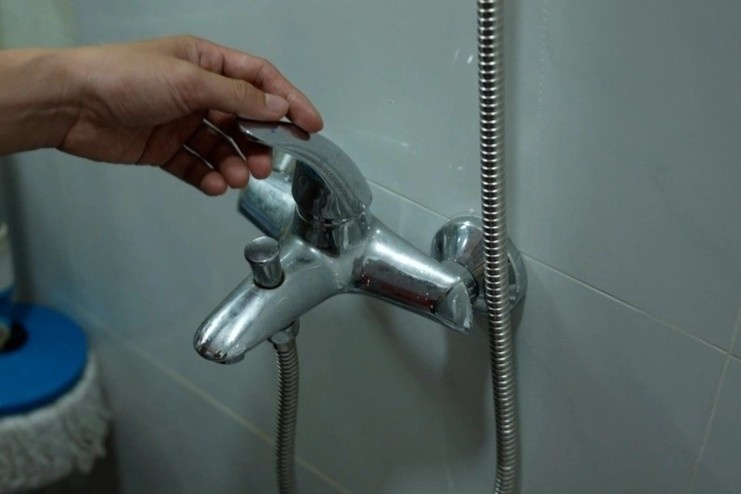 Nhieu quan, huyen o TP.HCM bi cup nuoc dem cuoi tuan hinh anh