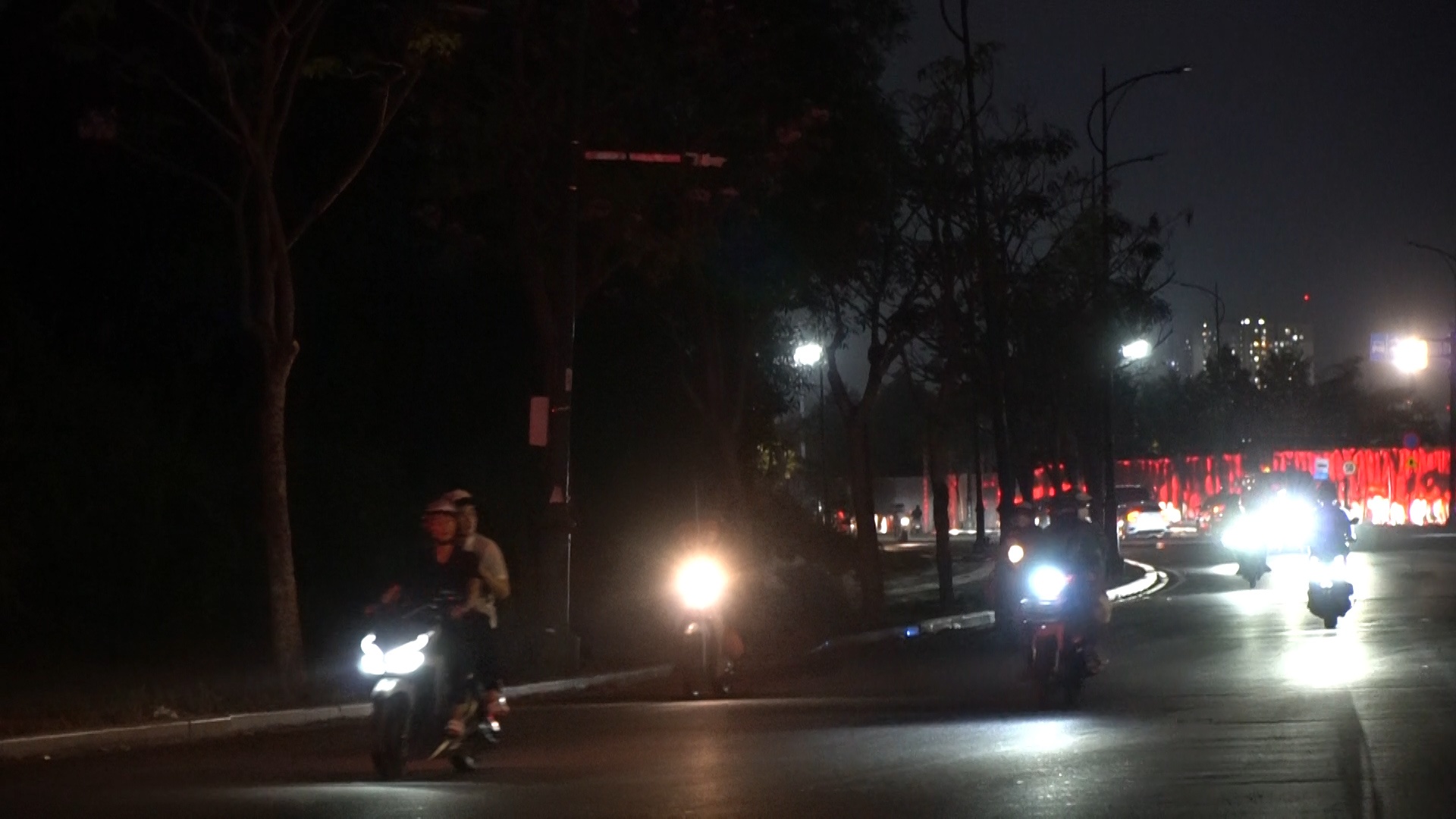 Khu do thi Thu Thiem 'toi thui', nguoi dan lo tai nan hinh anh