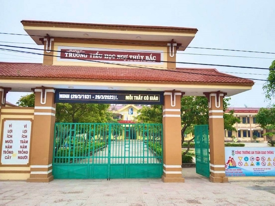 Hieu truong o Quang Binh danh hieu pho nhap vien hinh anh