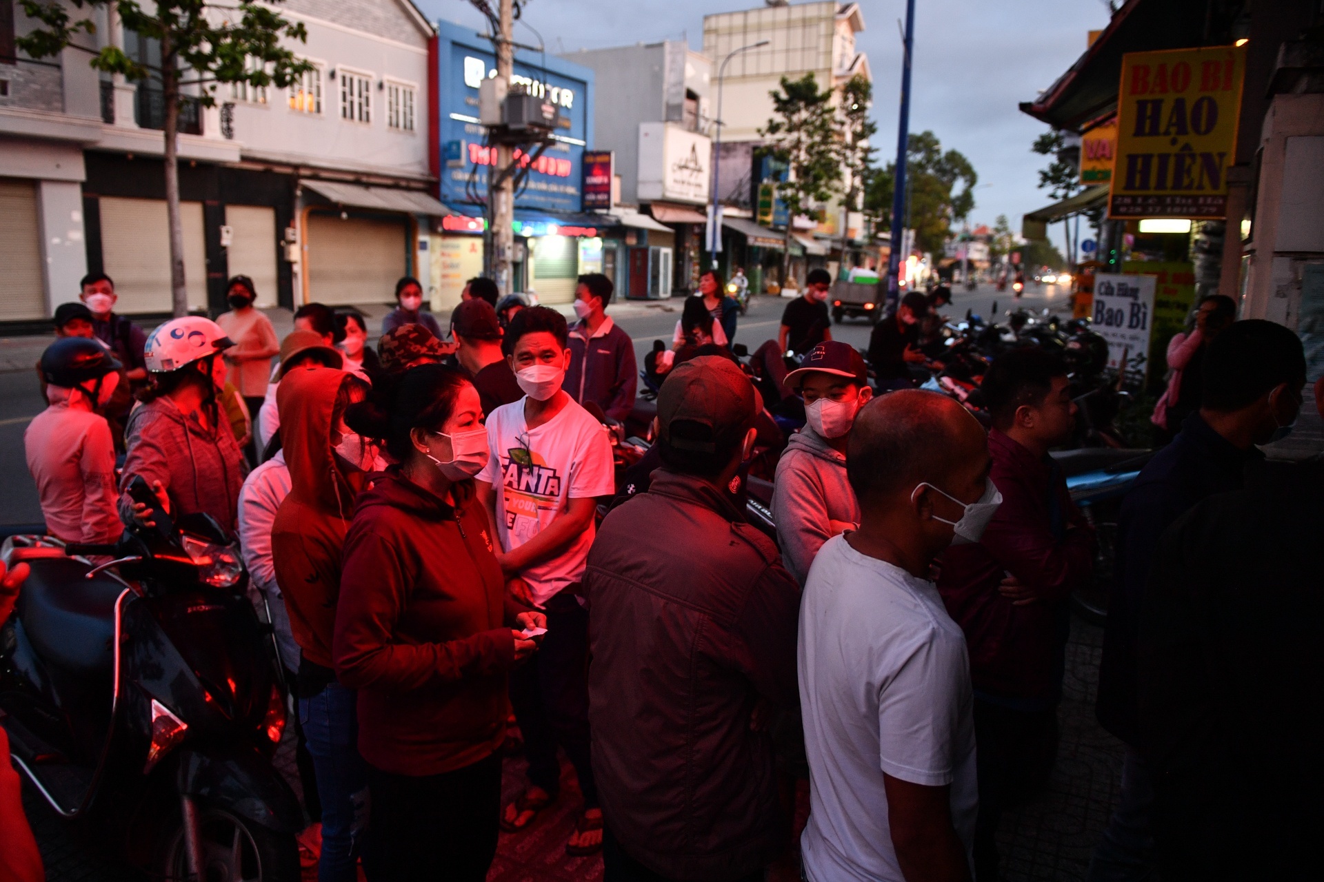 BHXH TP.HCM noi ve viec nguoi dan mac vong xuyen dem cho rut bao hiem hinh anh