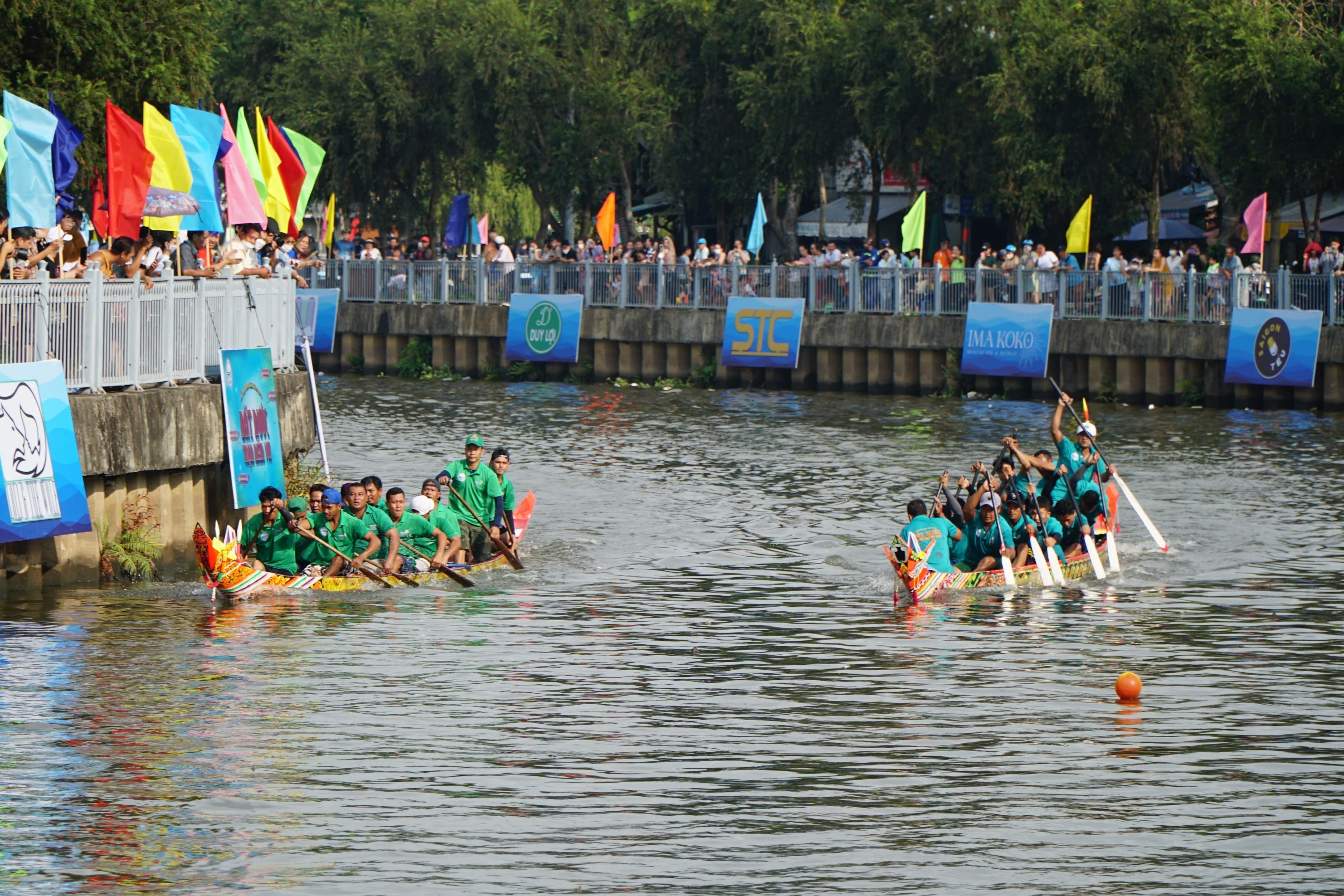 Lan dau dua ghe ngo o TP.HCM hinh anh