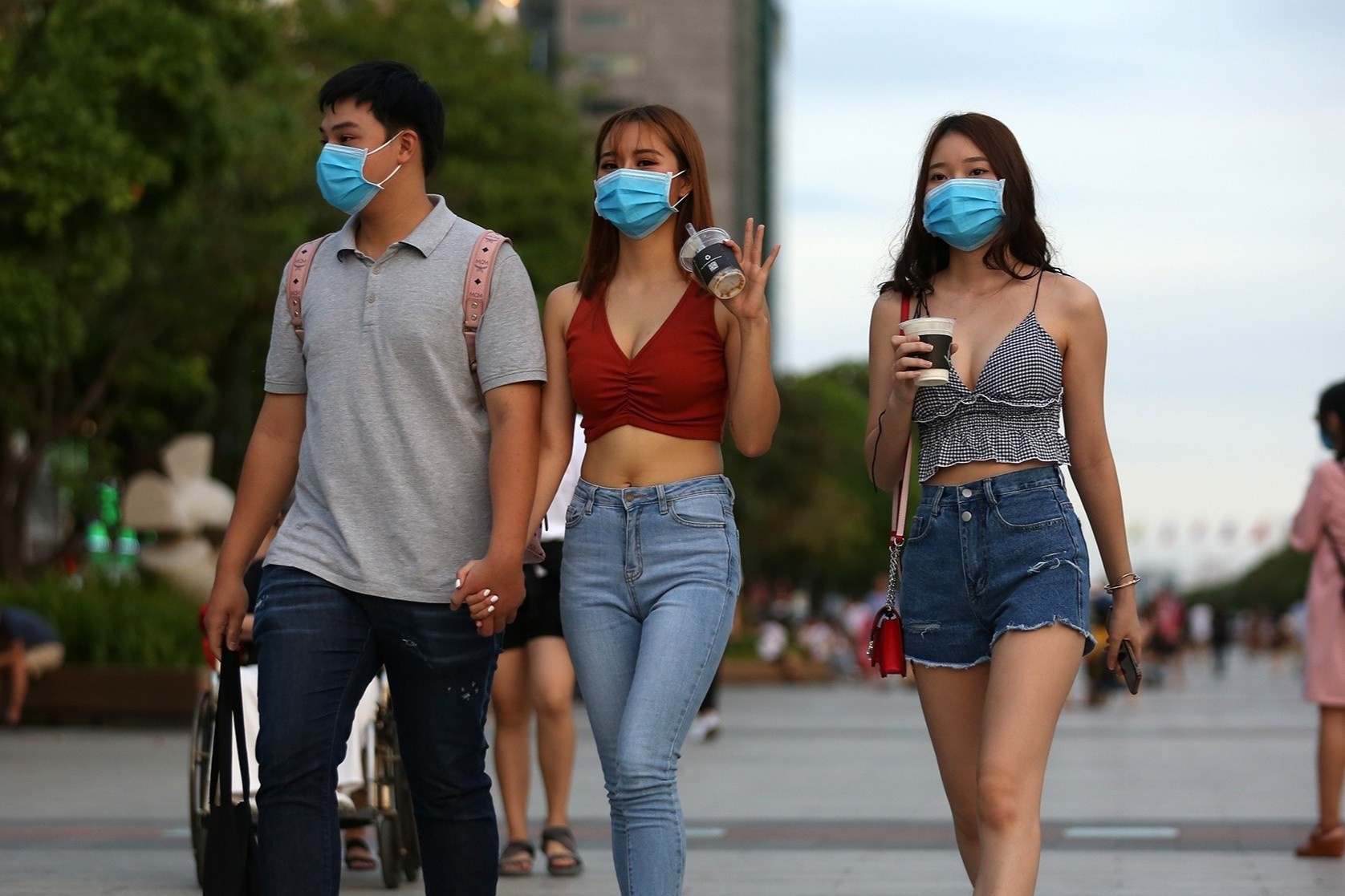 TP.HCM bot nang nong gay gat trong le 30/4 hinh anh