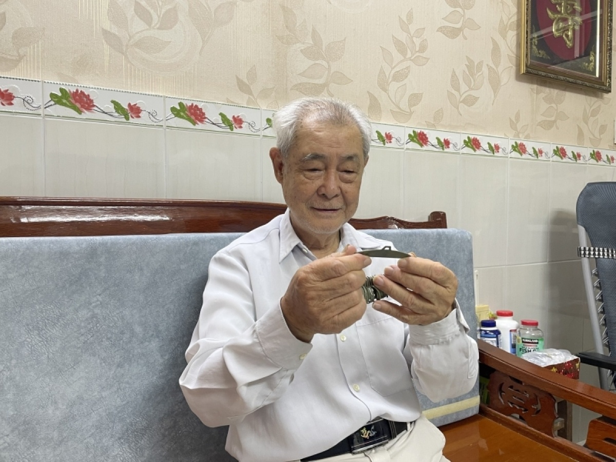 nguoi giau lam cach mang anh 2