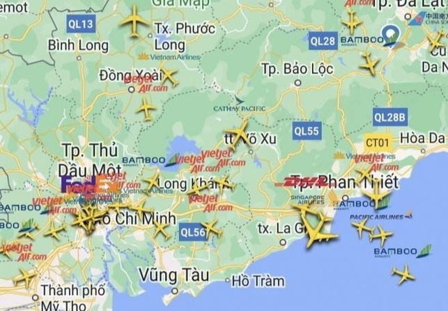 Mua dong tai san bay Tan Son Nhat lam hon 140 chuyen bay bi anh huong hinh anh