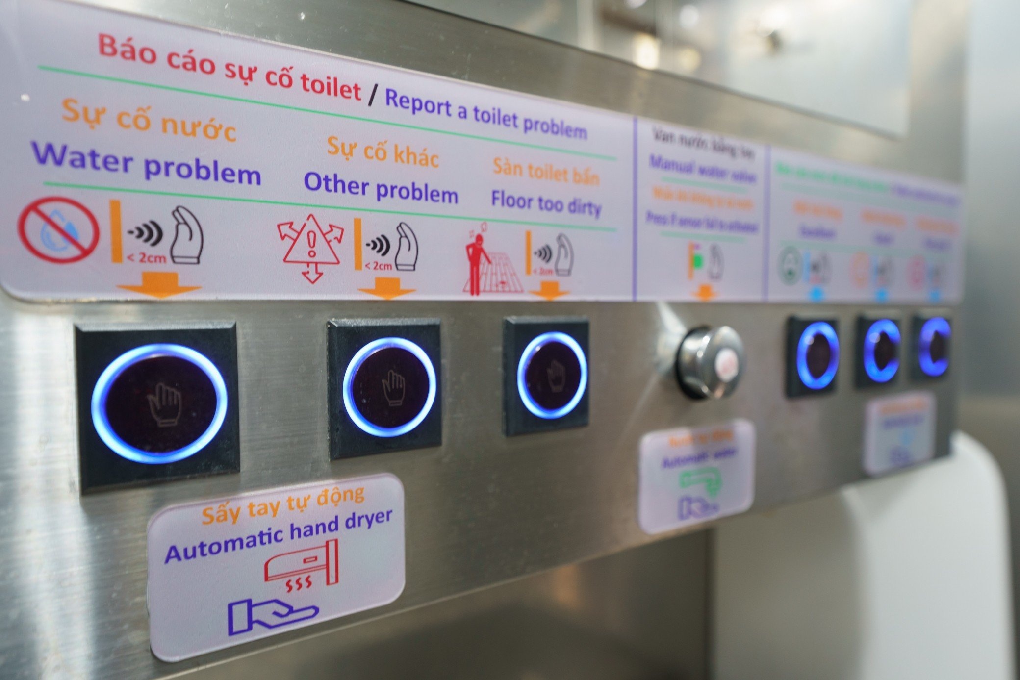 nha ve sinh cong cong anh 8