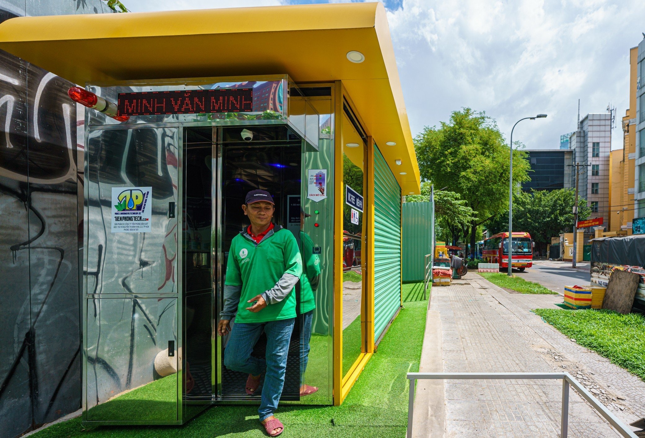 nha ve sinh cong cong anh 4