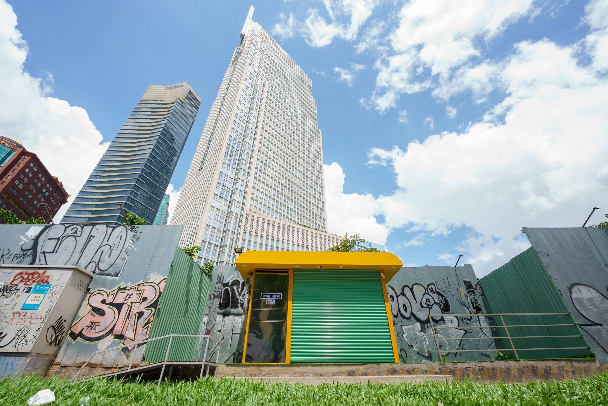 nha ve sinh cong cong anh 1