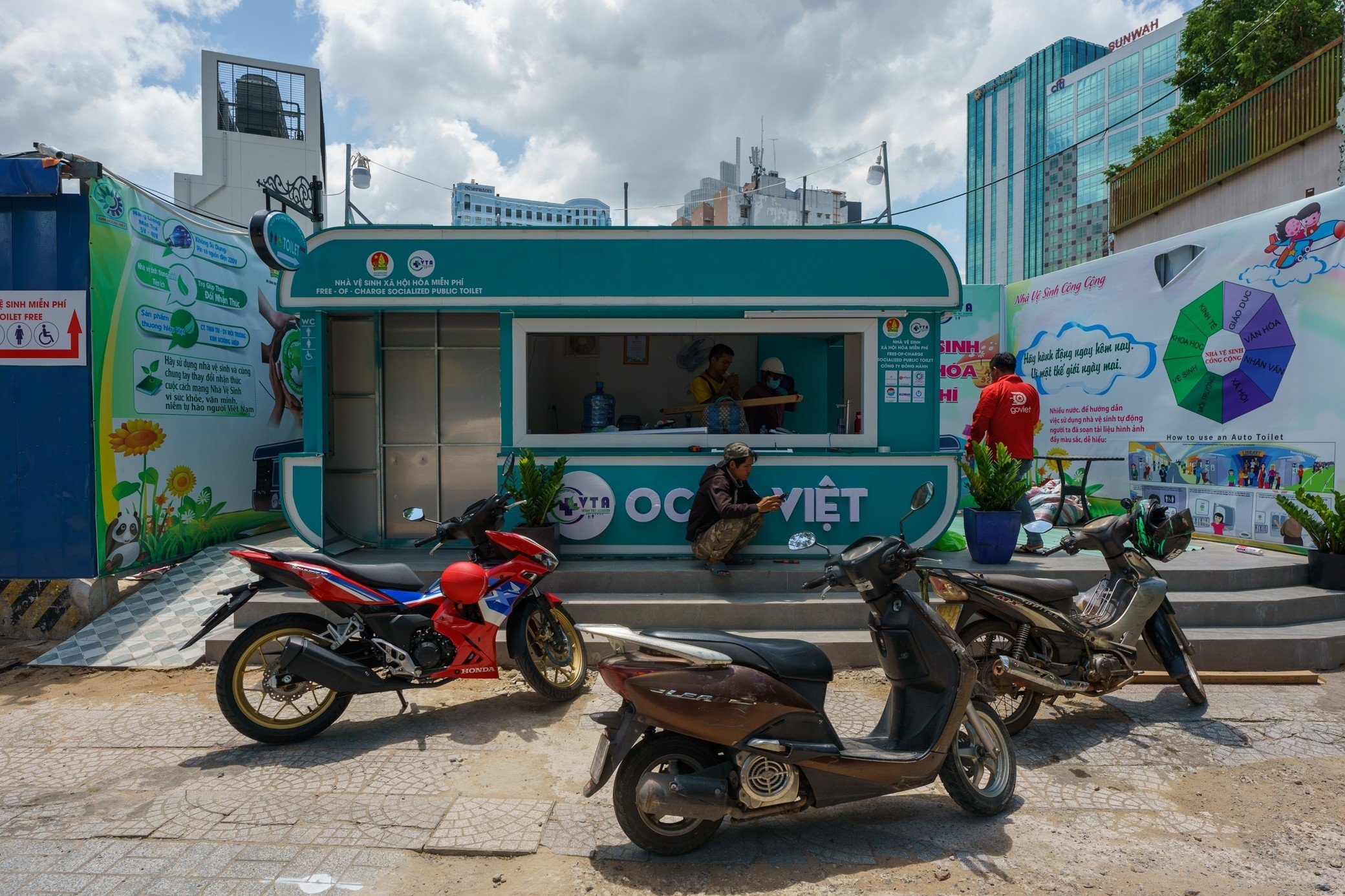 nha ve sinh cong cong anh 5