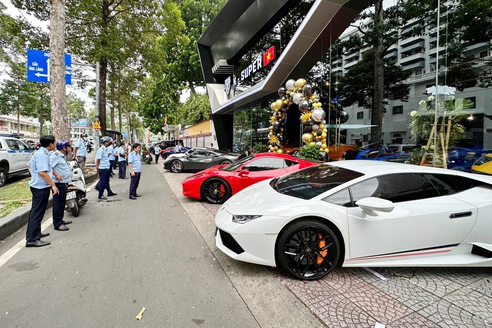 TP.HCM lam cach nao de thu duoc 1.500 ty dong moi nam tu via he? hinh anh