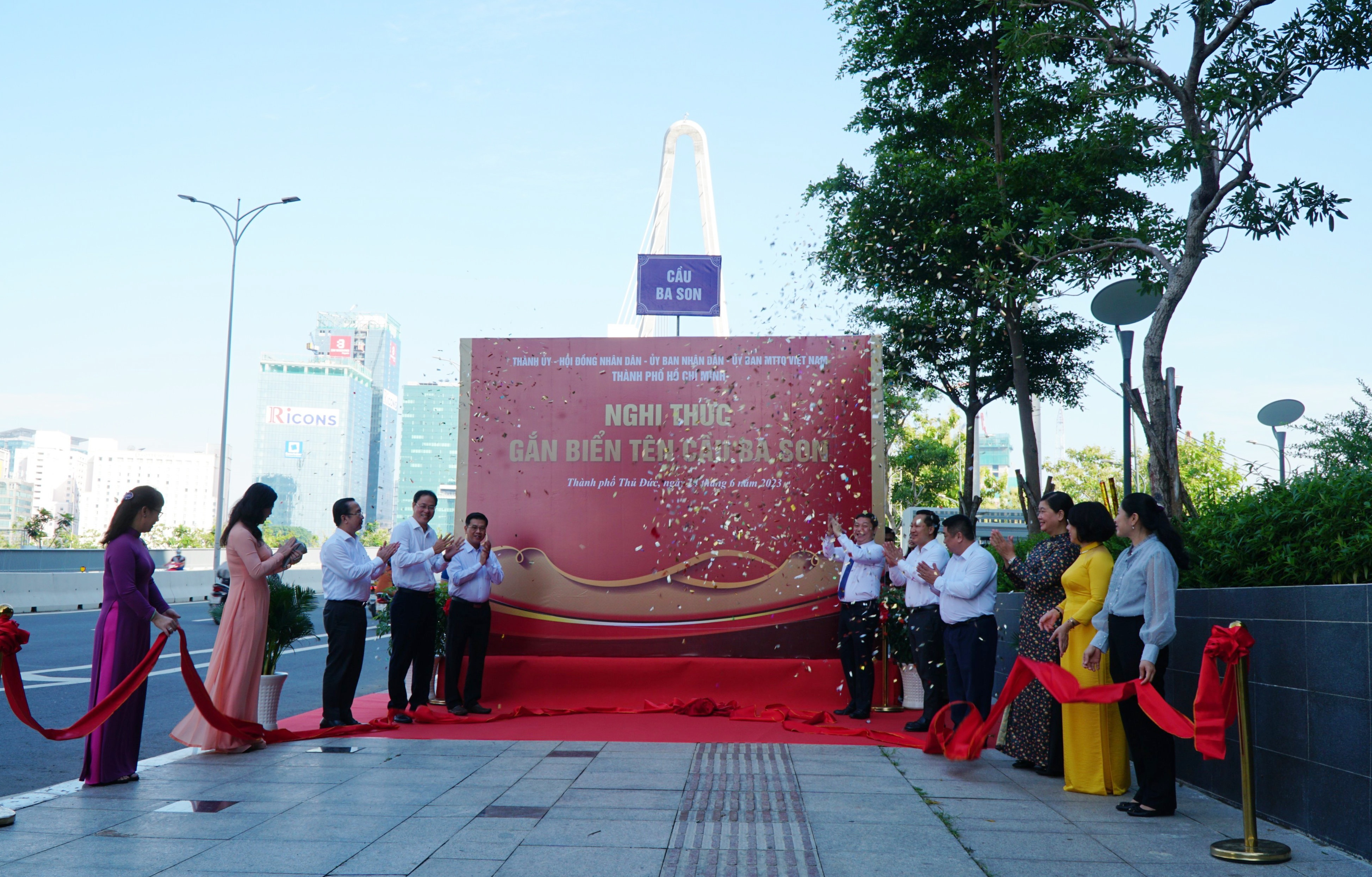 doi ten cau Thu Thiem anh 1