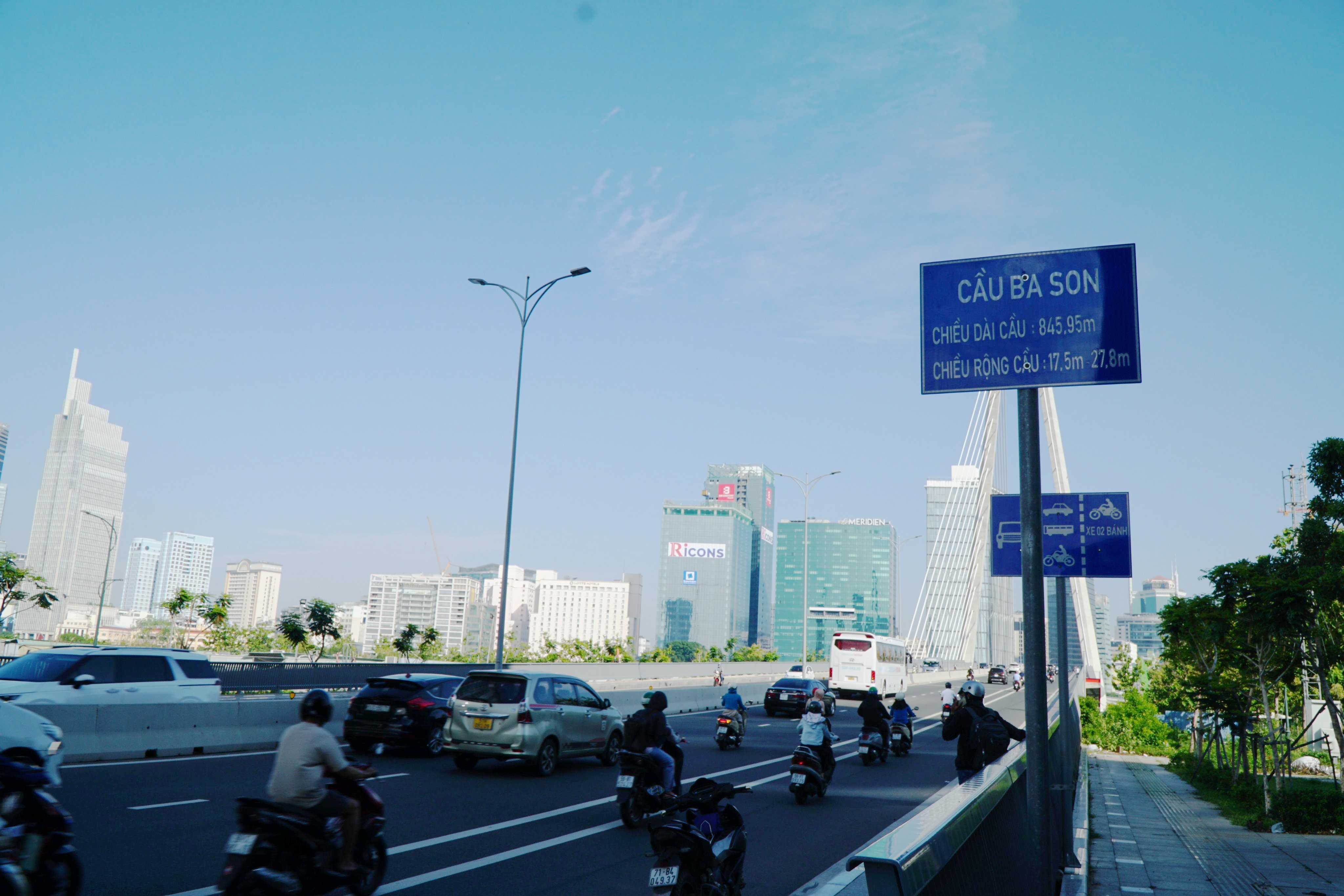 doi ten cau Thu Thiem anh 2