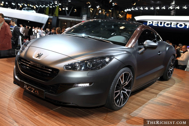 Peugeot RCZ R: Từng giành giải thưởng như “coupe tốt nhất” và “xe thể thao tốt nhất” nhưng Peugeot RCZ R vẫn không được bán ở thị trường Mỹ. Chiếc xe thể thao 2 cửa đầy sang trọng và mạnh mẽ được trang bị động cơ 1,6 lít turbo tăng áp công suất 270 khiến cho người lái có cảm giác đang đi trên chiếc xe đua hơn là một chiếc xe thông thường. Peugeot RCZ R chắc chắn sẽ làm hài lòng những người mê xe thể thao khó tính nhất. 