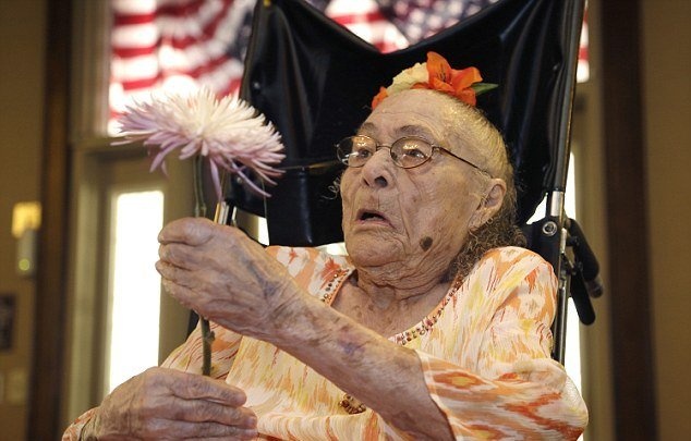 Cu ba 116 tuoi qua doi sau 5 ngay tho nhat the gioi hinh anh