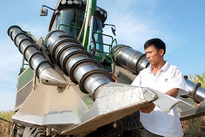 Lao nong trong mia chiu choi hinh anh