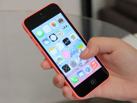 Vi sao nguoi dung mat tien khi dung iPhone 5C lock? hinh anh