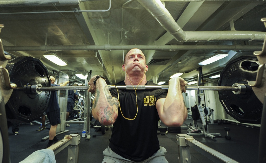 Anh an tuong ve cuoc song tren tau san bay My hinh anh