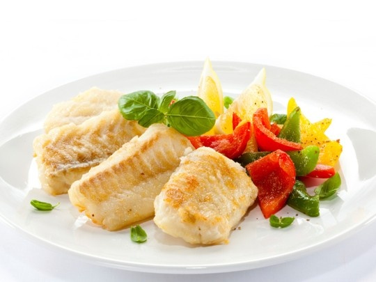 Cá chứa axit béo omega-3 tốt cho bà bầu.