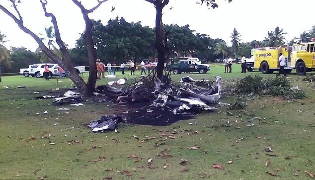 Hiện trường máy bay vỡ nát sau khi rơi.