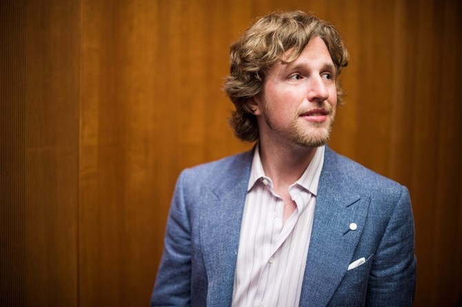 4. Matt Mullenweg Matt Mullenweg sáng lập Automattic, công ty đứng sau công cụ blog WordPress và một loạt những dự án phần mềm khác khi chỉ mới 19 tuổi. Hiện nay WordPress được biết đến như một CMS miễn phí nhưng tốt, dễ sử dụng và phổ biến nhất trên thế giới. Các so sánh đều cho thấy người dùng sử dụng CMS này cho việc lập các trang web cá nhân đến các trang báo điện tử đồ sộ nhất như CNN, Dow John, Wall Street Journal… đều sử dụng WordPress...