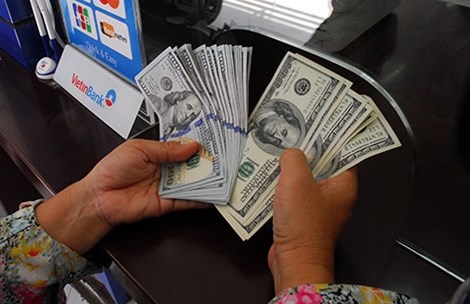 Giu USD khong loi bang VND hinh anh