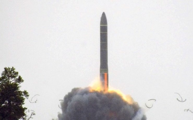 Hệ thống tên lửa đạn đạo xuyên lục địa RS-24 Yars có thể mang các đầu đạn hạt nhân tự dẫn đa năng với tầm bắn 16.000 km. Được thiết kế để thay thế tên lửa đạn đạo Topol-M, nó được triển khai và đi vào hoạt động từ năm 2010. Mỗi tên lửa này có sức công phá gấp 100 lần quả bom nguyên tử mà Mỹ thả xuống thành phố Hiroshima của Nhật Bản năm 1945.
