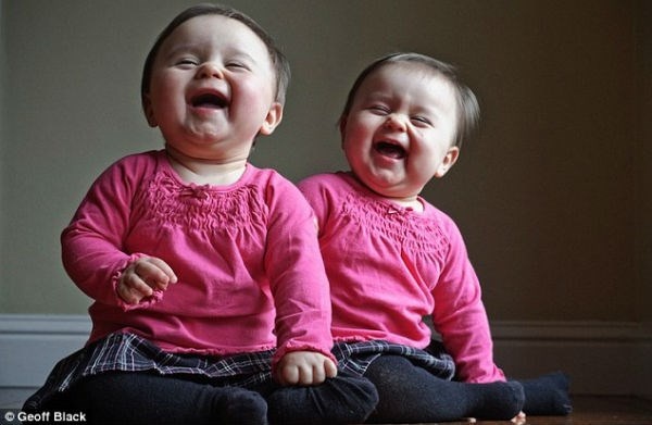 Có  những trường hợp sinh đôi nhưng không cùng bố ( ảnh minh họa).