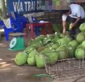 Clip nguoi dan ong do chat la vao qua mit dem ban hinh anh