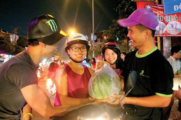 Nong nghiep VN thien chien nhung hau can kem, trinh sat te hinh anh