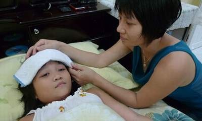 Cac cach cham soc tre benh hinh anh