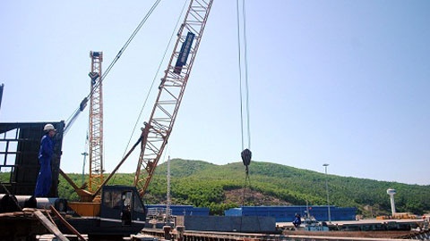 DN Singapore muon xay cang 114 trieu USD phuc vu Formosa hinh anh