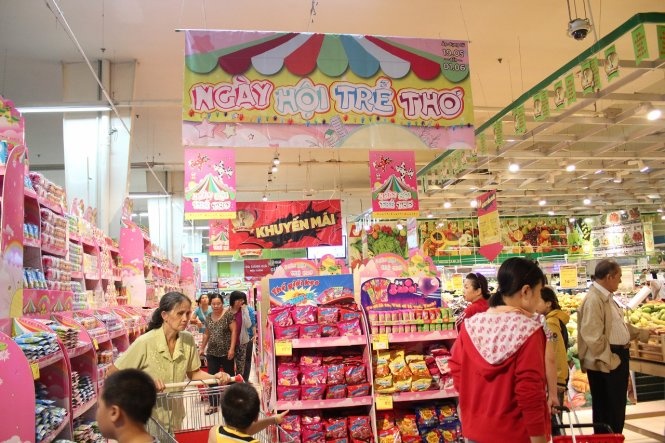 Do choi Tet thieu nhi khuyen mai i xeo van 'chet lang' hinh anh