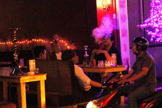 Dung dua voi shisha: hut vao doc hon ca thuoc la hinh anh
