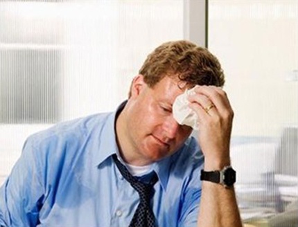 Nguoi ra nhieu mo hoi co suc khoe yeu? hinh anh