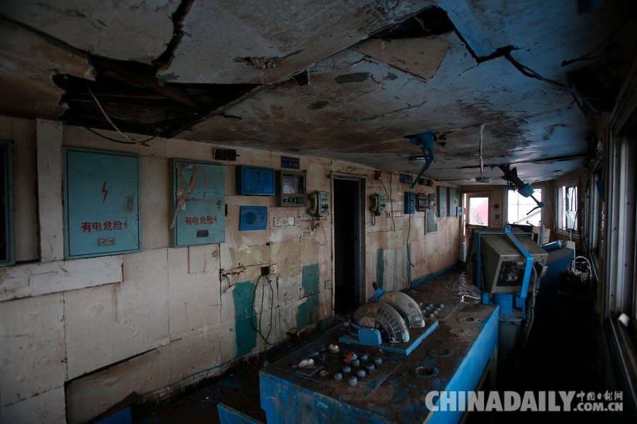 Am anh do vat con sot lai tren con tau chim o song Duong Tu hinh anh