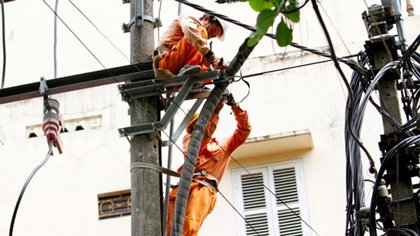 Doanh nghiệp lo Việt Nam sẽ thiếu điện từ năm 2018.