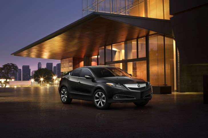 hiết kế pha trộn nửa SUV nửa coupe, Acura ZDX ra đời trong hy vọng tạo nên trào lưu mới. Tuy nhiên, không gian ghế sau chật hẹp cùng một số bất tiện khác trong thiết kế khiến dòng xe này luôn lẹt đẹt về lượng xe bán ra và hiện đang thoi thóp tồn tại chờ ngày khai tử.