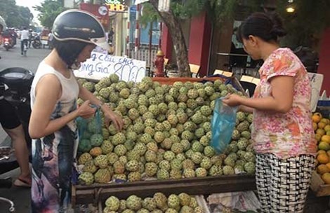 De dac san khong chat dong via he, re nhu cho hinh anh