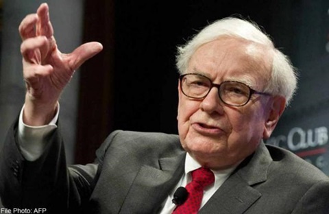Ai chi 2,35 trieu USD de an trua cung Warren Buffett? hinh anh